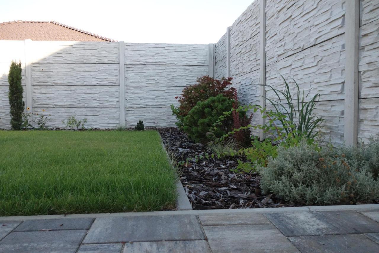 Apartmany Rubin Nesvady Exterior photo